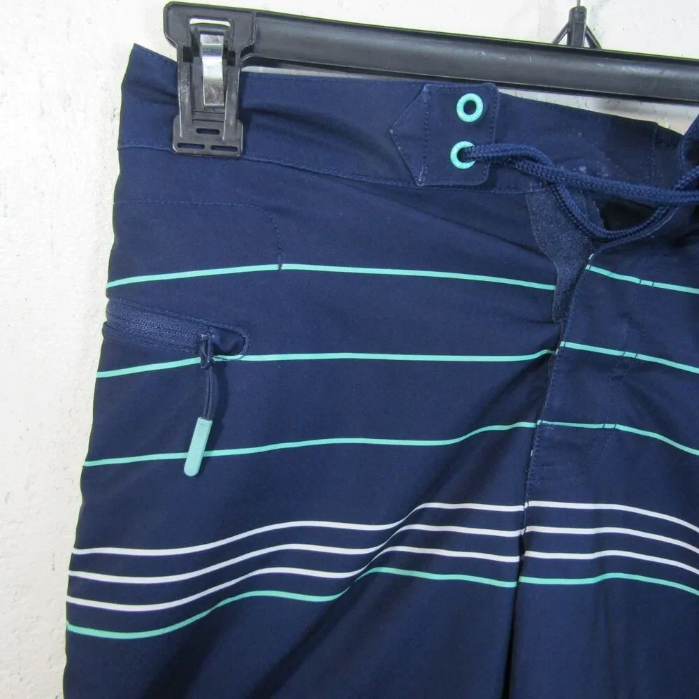 Vineyard Vines dive into